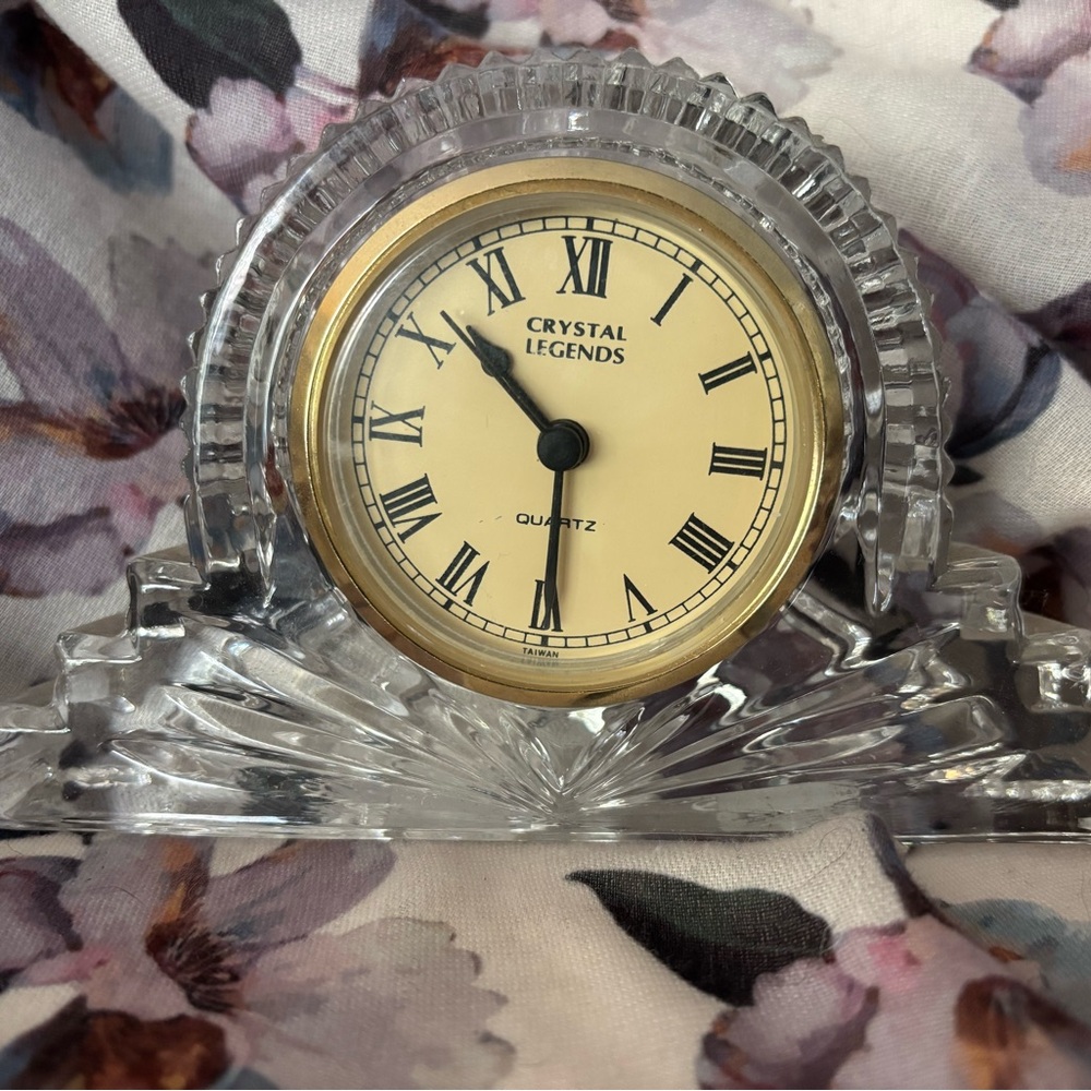 VTG 90s Godinger Crystal Legends Gold and Cream Lead Crystal Mantle Clock